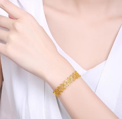 抖音上可以伸縮的戒指是什么牌子？抖音戒指變手鐲哪里買(mǎi)