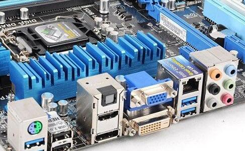 Win11電腦顯示屏無信號黑屏怎么辦？