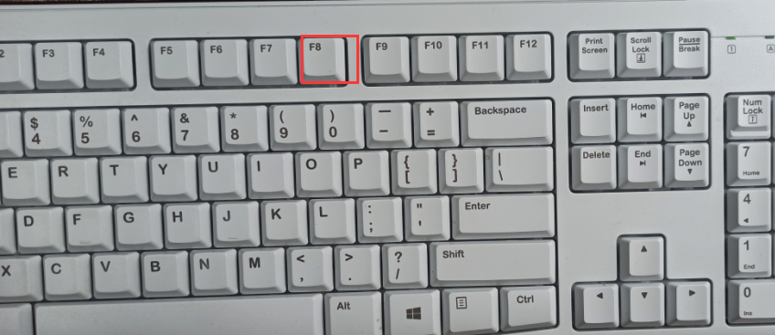 Win7重裝后進(jìn)不去系統(tǒng)怎么辦?