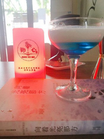 抖音敬自己六瓶酒圖片   敬六杯酒圖片分享