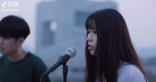 抖音上唱偶遇在沙漠的女生是誰_抖音唱偶遇在沙漠的女生個(gè)人資料